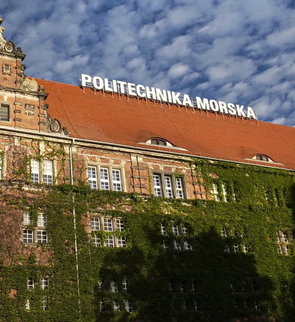 https://80lat.pm.szczecin.pl/uploads/slider/PM_Szczecin_budynek_lato_7656f5bb.webp